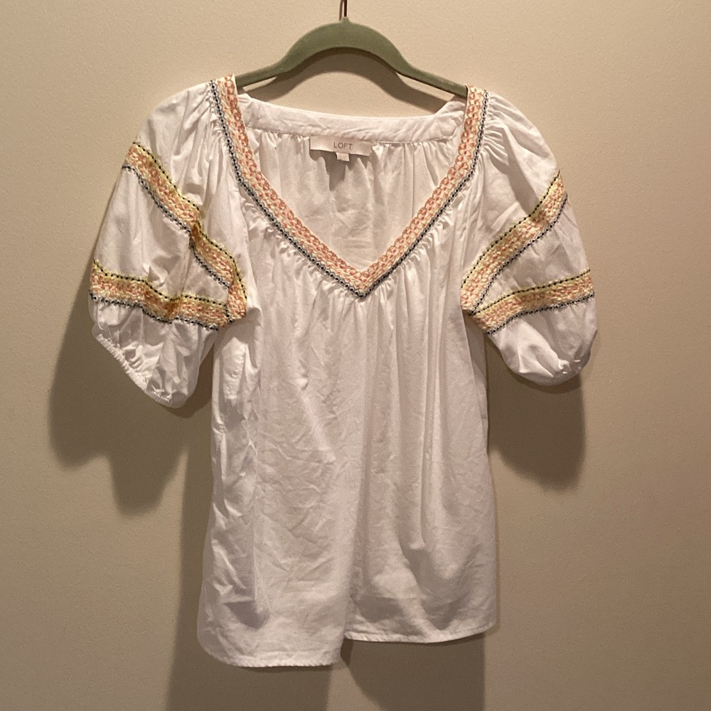 LOFT White V-Neck Puff Sleeve Top with Pastel Embroidery xsm